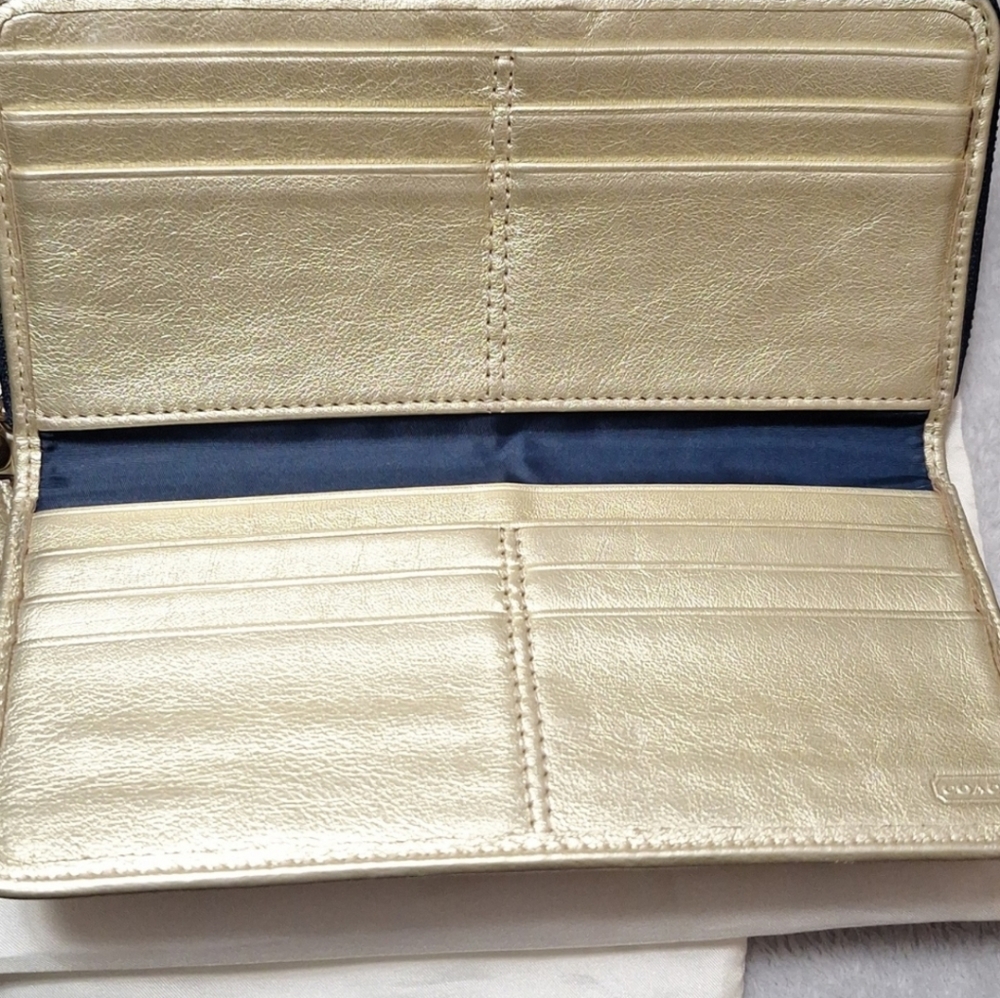 Coach New York Script Shoulder Bag & Matching Wallet - Picture 11 of 15